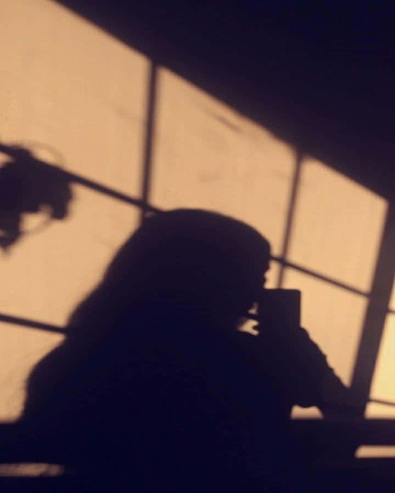 alone-girl-shadow-dp