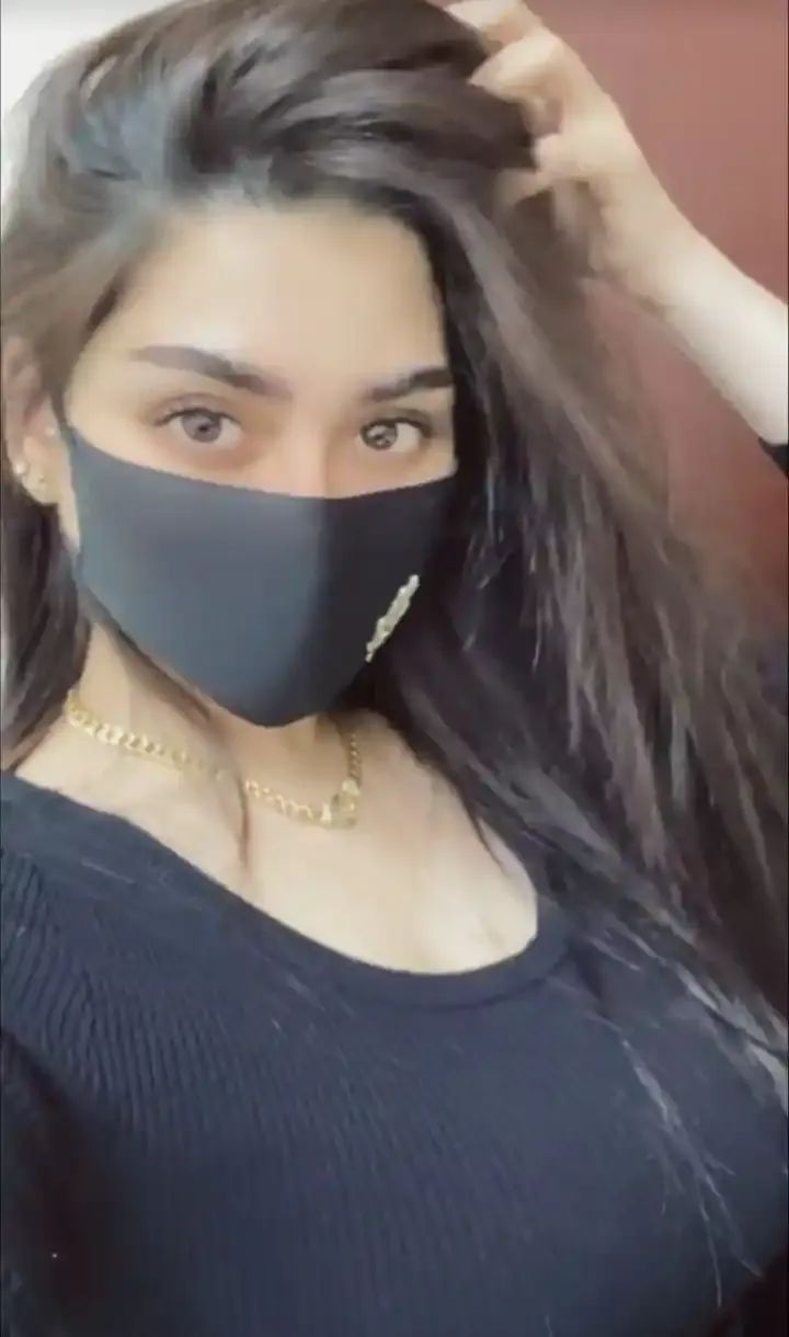 attitude-mask-girl-pic