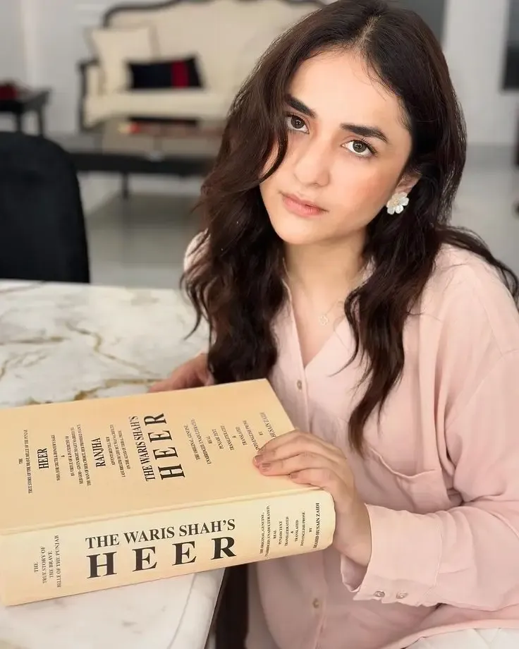 attractive-instagram-hidden-face-dp-for-girls (2)