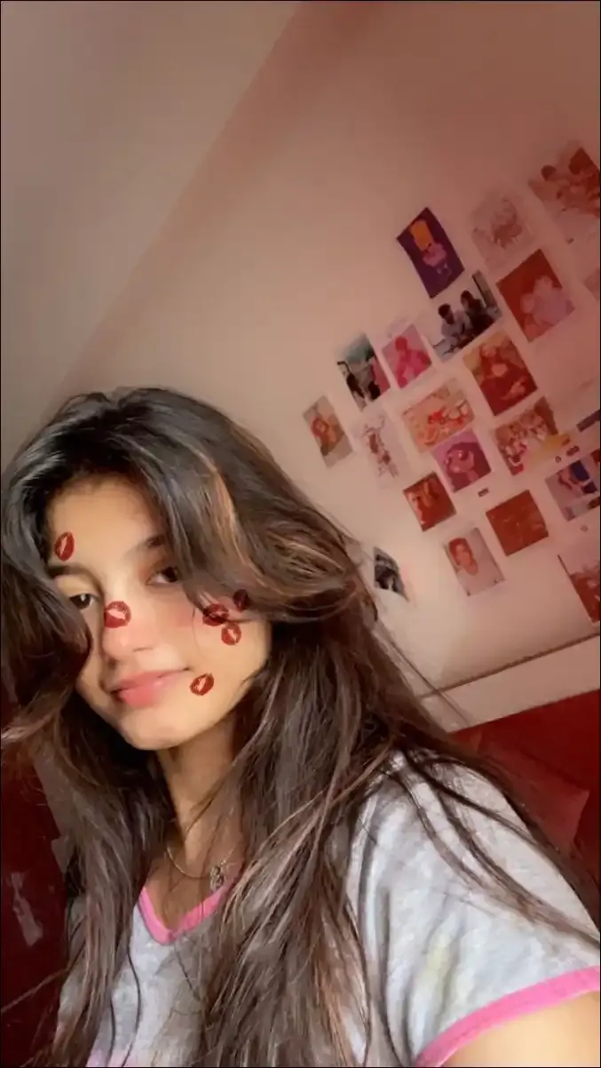 attractive-instagram-hidden-face-dp-for-girls