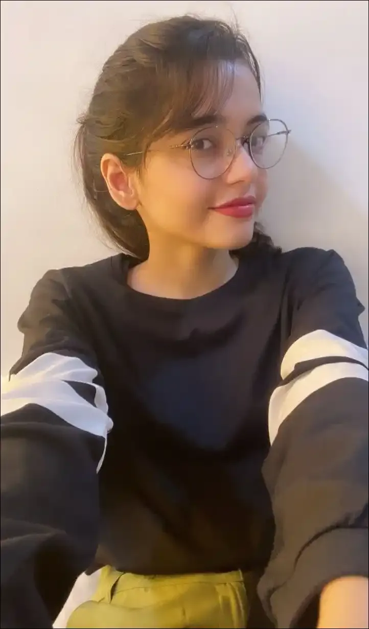 cute-girl-pic-for-dp