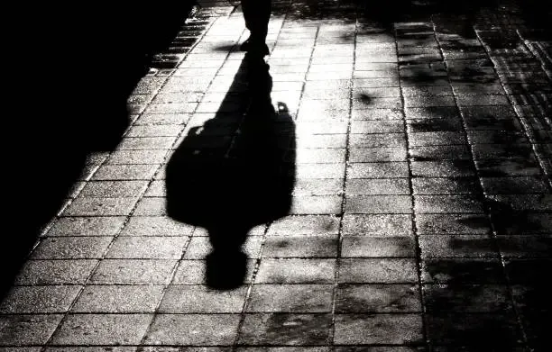 girl-shadow (2)