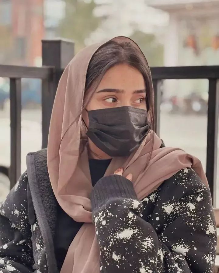 hidden-face-aesthetic-korean-girl-with-mask (2)