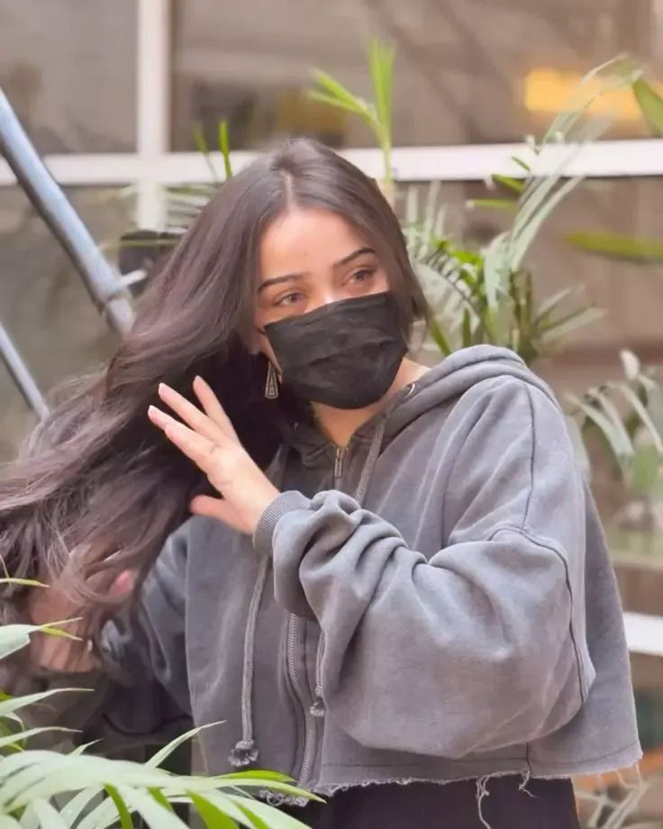 hidden-face-beautiful-girl-with-mask