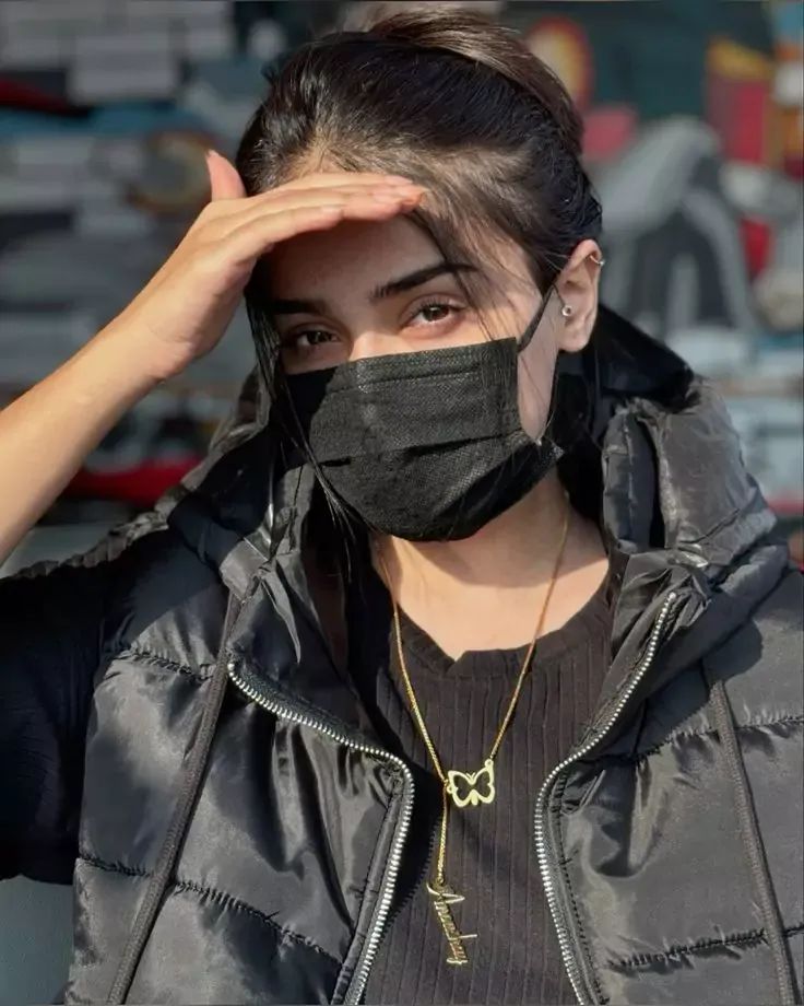 hidden-face-mask-girl-dp (2)