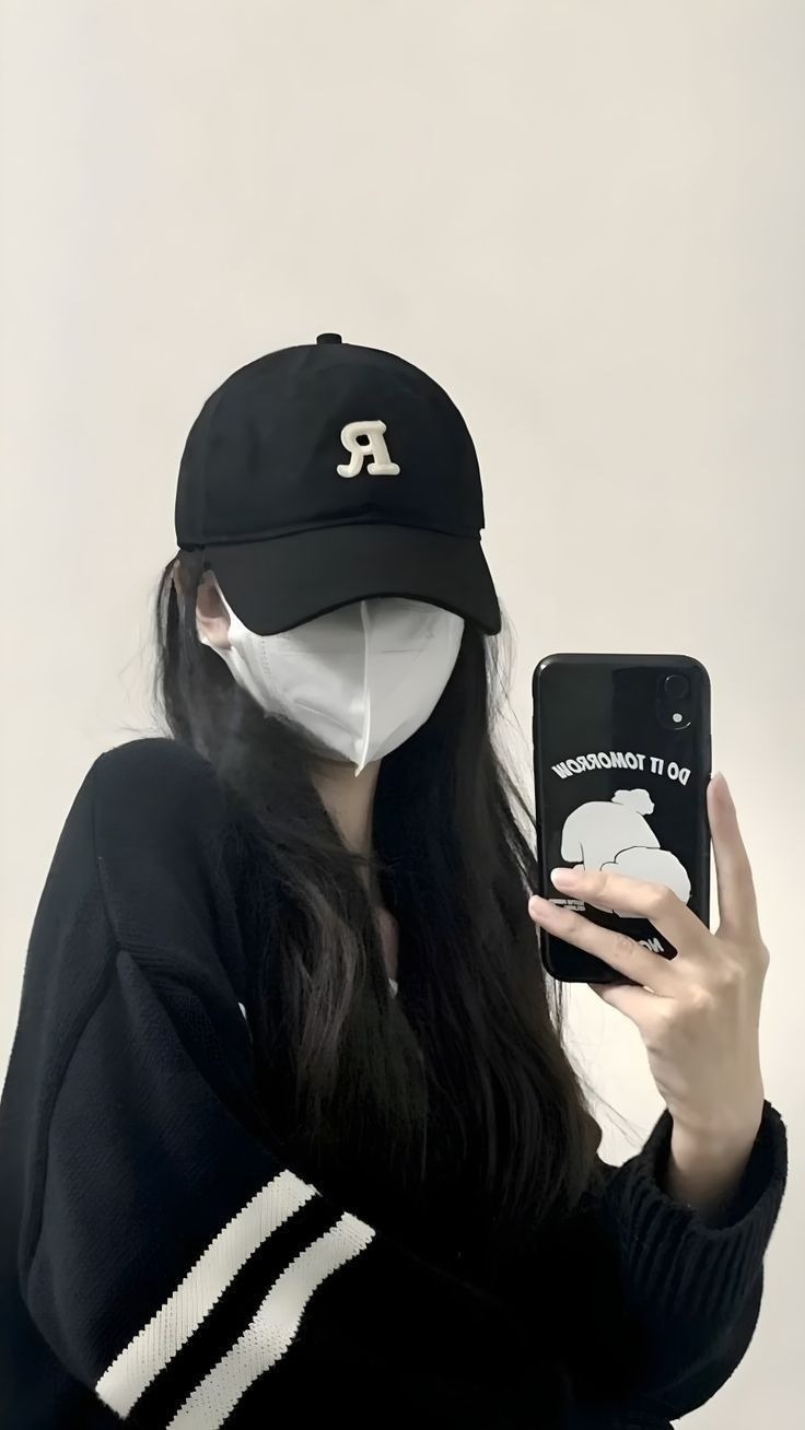 korean-girl-pic-hide-face-with-mask