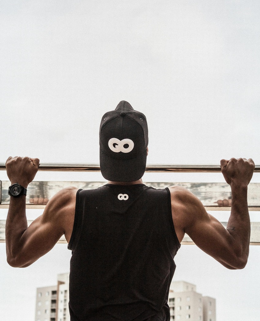 photography-poses-dark-gym-boy-aesthetic (2)
